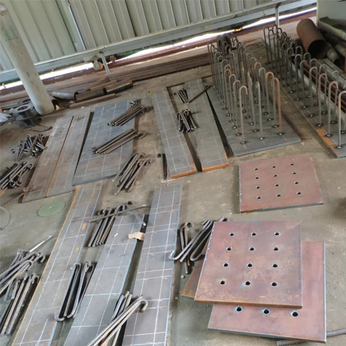 有哪些其他因素会影响五家渠预埋件位置的确定？